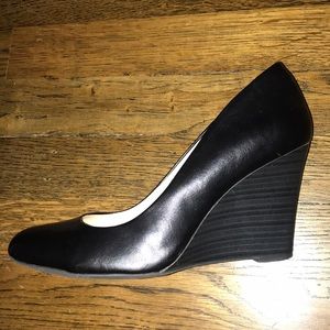 Jessica Simpson Black Wedges